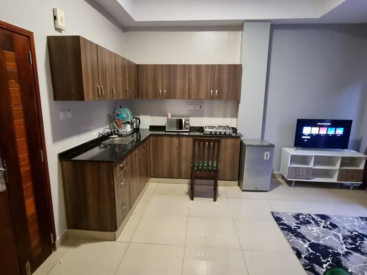 Eika Suites At Acacia Kampala Ngoại thất bức ảnh